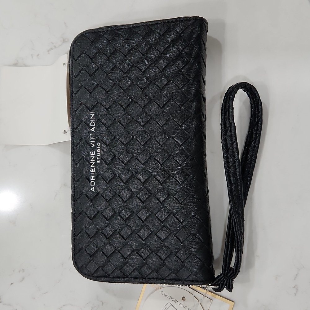 Adrienne Vittadini charging phone wallet, black